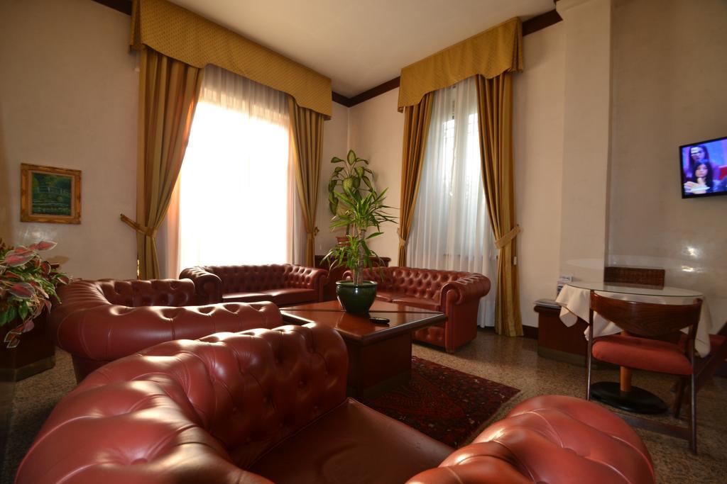 Hotel Residence Parma Zewnętrze zdjęcie